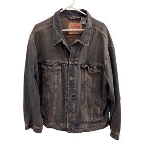 Vintage Levi’s Men's Blue Denim Jacket